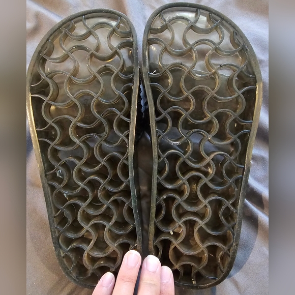 Chinese Laundry Sandals - Picture 4 of 5